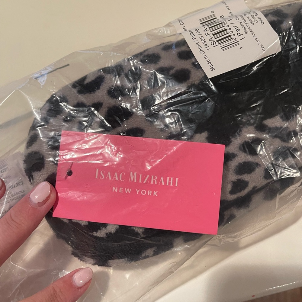 Slippers - Picture 2 of 3